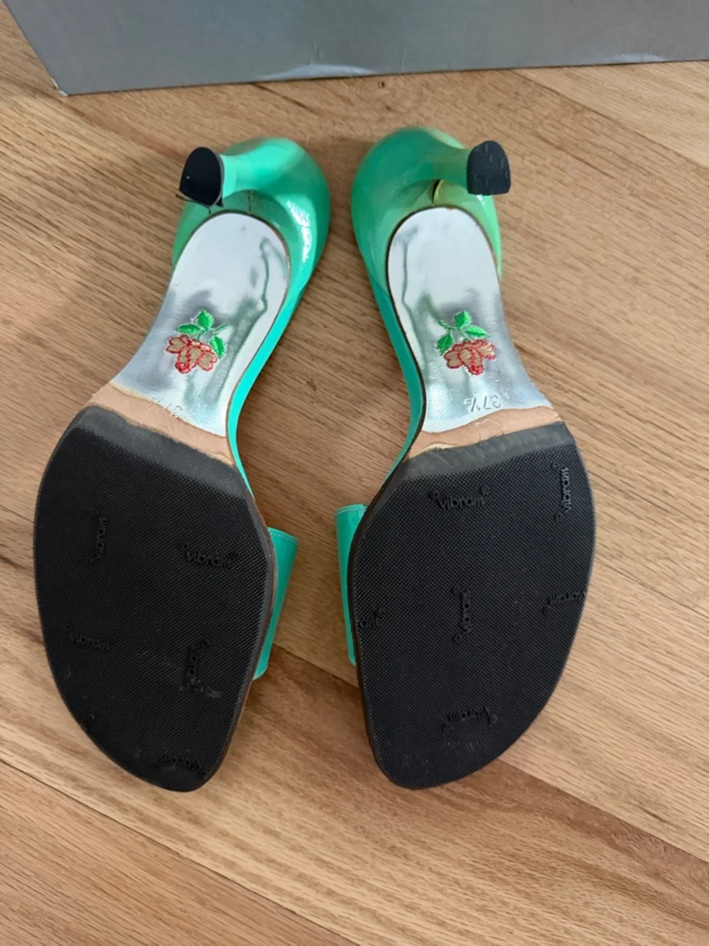 NWT! Free Lance Paris Unworn Vintage Turquoise Patent Slide Heels women sz 37.5